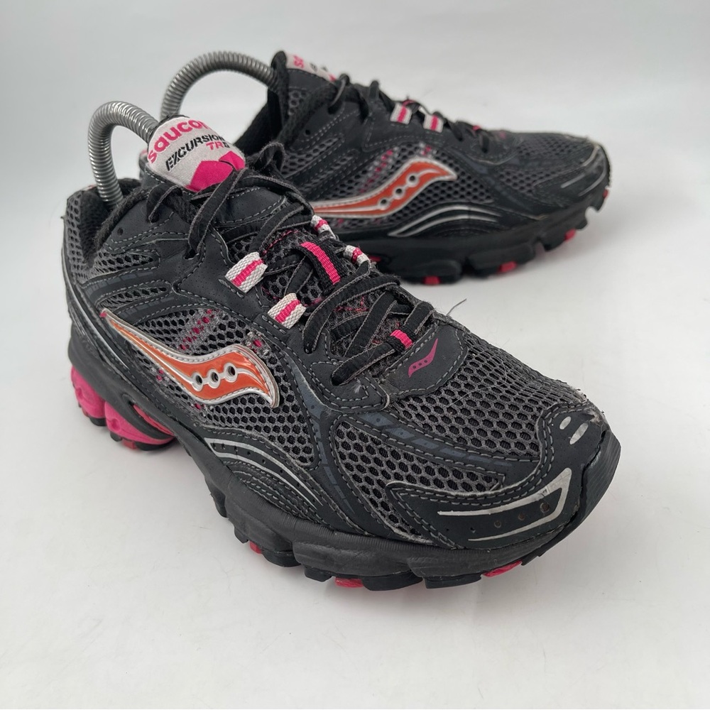 Saucony Women’s Excursion TR 8 -SZ 7.5- Black Pink Running Shoes Sneakers - Picture 2 of 14